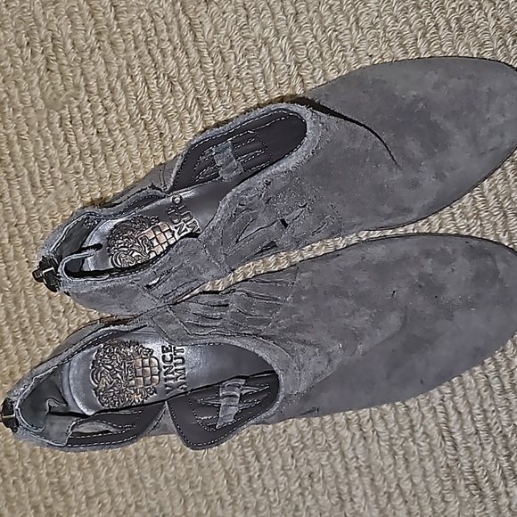 EUC Vince Camuto Peera Graystone Verona Suede Cut Out Ankle Booties - Picture 7 of 8